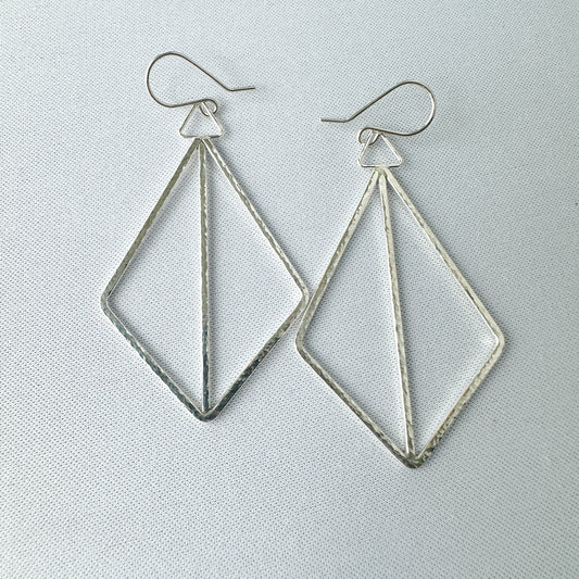 Maka ihe Earring